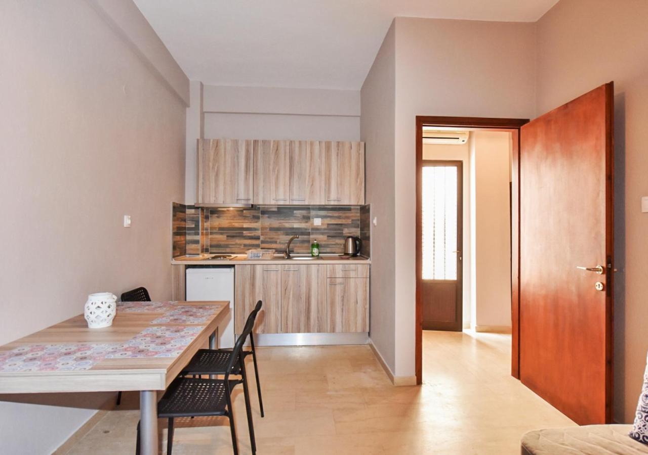 Alexandros Seaview Suites Флогита Екстериор снимка