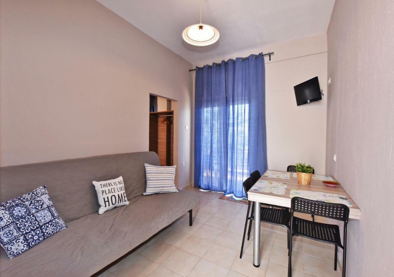 Alexandros Seaview Suites Флогита Екстериор снимка